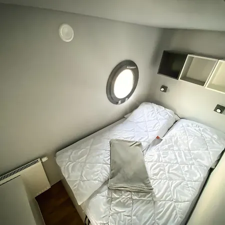 Vindua Marieke - Festlieger 船上ホテル