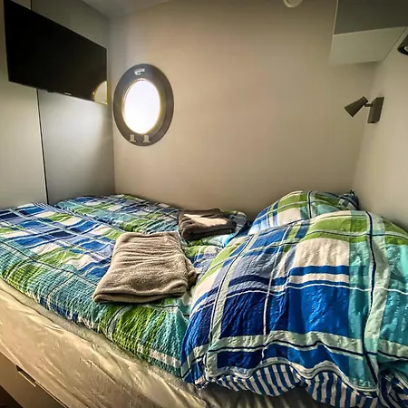 Vindua Marieke - Festlieger * シュヴェリーン