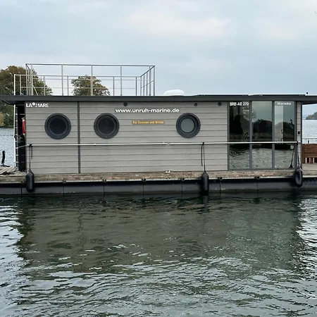 Vindua Marieke - Festlieger 船上ホテル