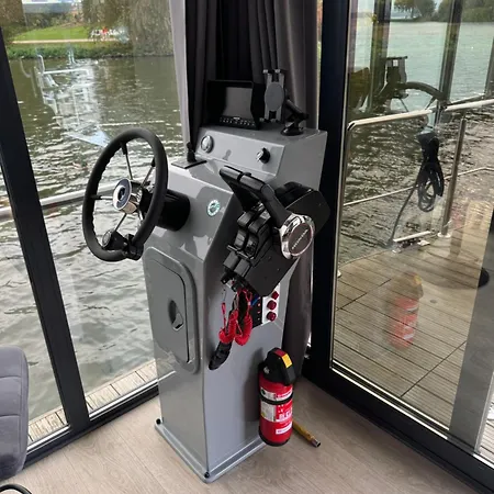 船上ホテル Vindua Marieke - Festlieger シュヴェリーン